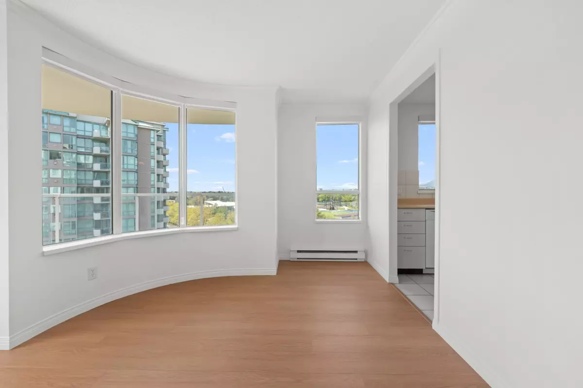 Family Room Photo of 1100 7680 Granville Avenue, Richmond, BC