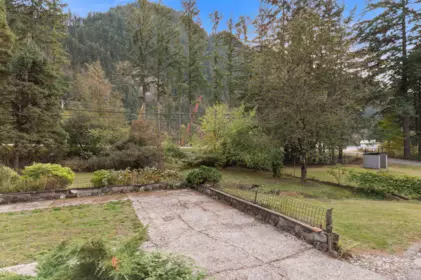 Front Yard Photo of 63491 Flood Hope Road, Hope, BC