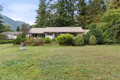 Hot Tub / Spa Photo of 63491 Flood Hope Road, Hope, BC