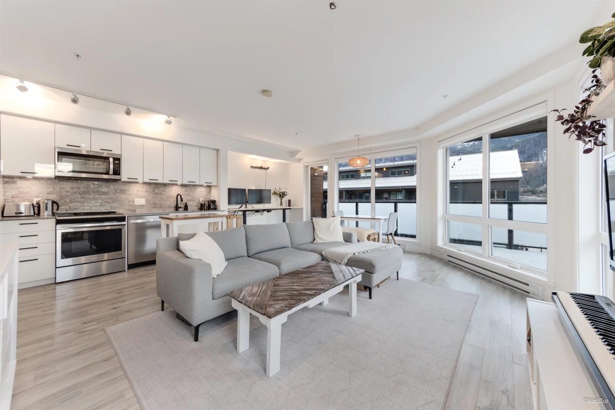 Family Room Photo of 602 38013 Third Avenue, Squamish, BC