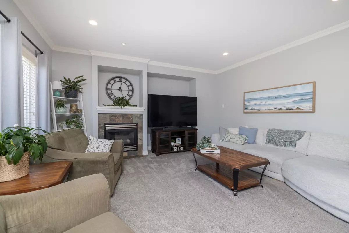 Dining Area Photo of 21665 95 Avenue, Langley, BC