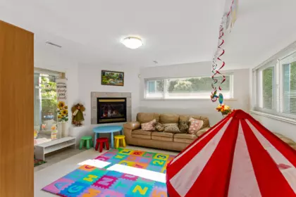 Hallway Photo of 3866 Michener Way, North Vancouver, BC
