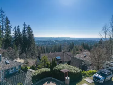 Hot Tub / Spa Photo of 3866 Michener Way, North Vancouver, BC