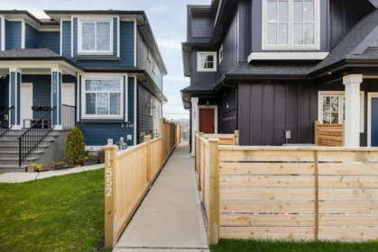 Backyard Photo of 1 550 Kaslo Street, Vancouver, BC