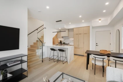 Kitchen Island Photo of 1 550 Kaslo Street, Vancouver, BC