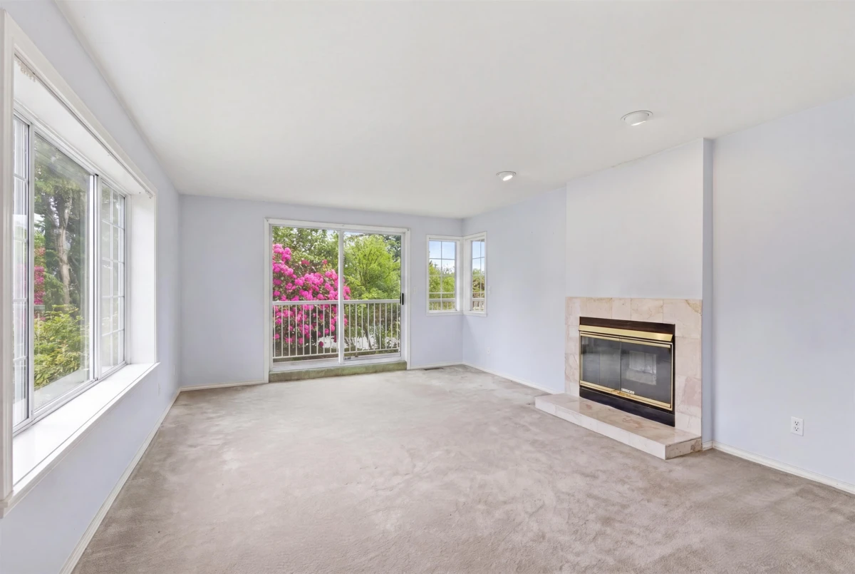 Family Room Photo of 1227 12th Street, West Vancouver, BC