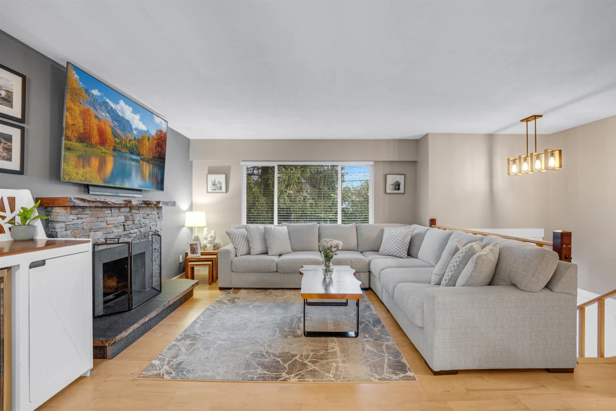 Dining Area Photo of 11472 85 Avenue, Delta, BC