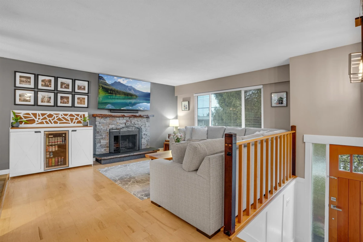 Living Room Photo of 11472 85 Avenue, Delta, BC