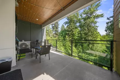 Entry Foyer Photo of 204 3182 Gladwin Road, Abbotsford, BC