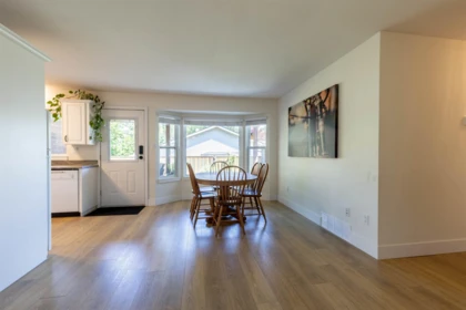 Kitchen Photo of 9537 214a Street, Langley, BC