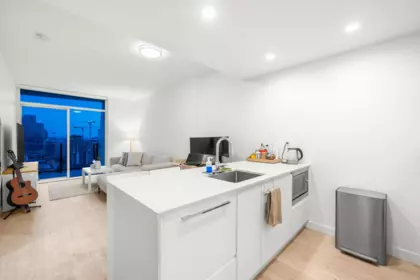 Kitchen Island Photo of 2607 2181 Madison Avenue, Burnaby, BC
