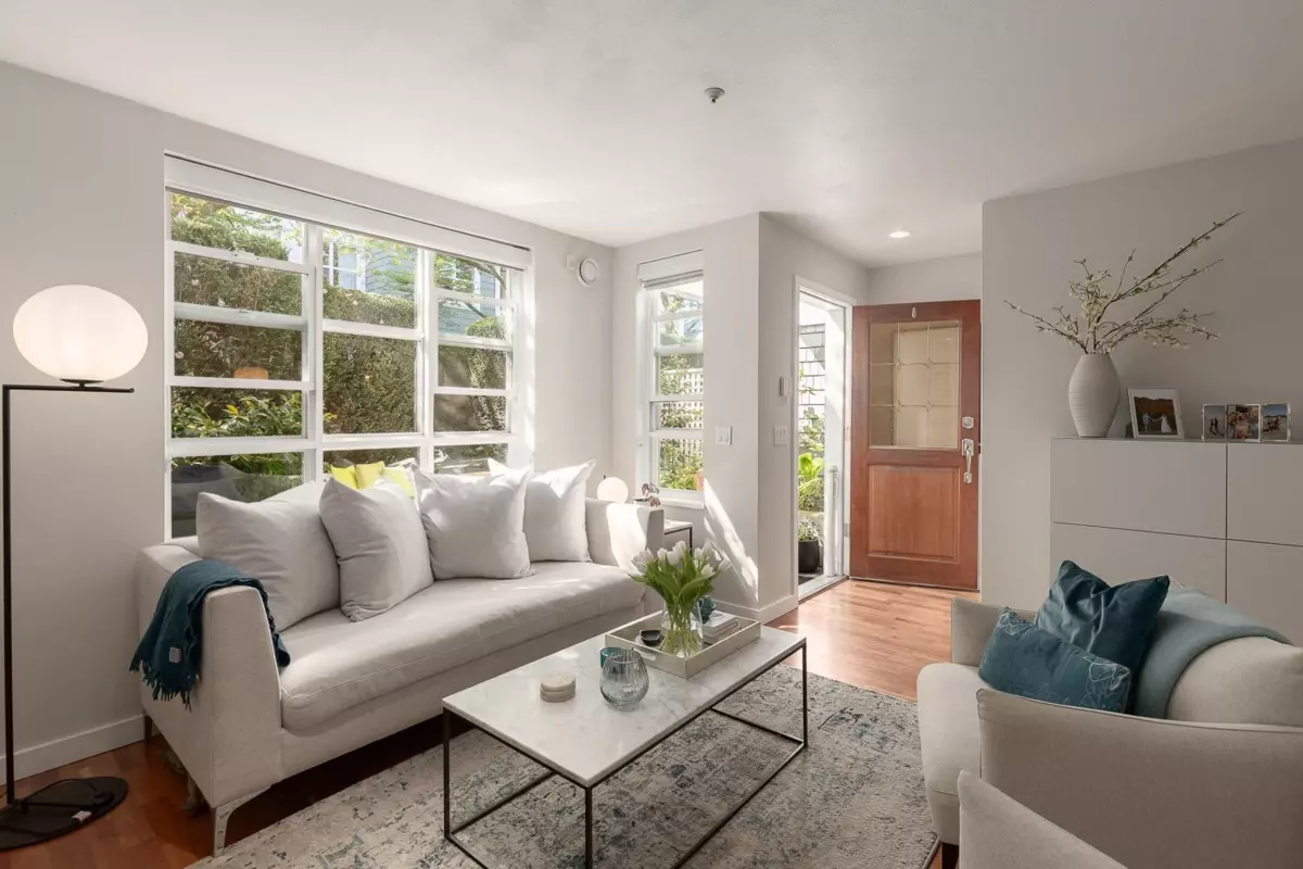 Living Room Photo of 106 675 W 7th Avenue, Vancouver, BC