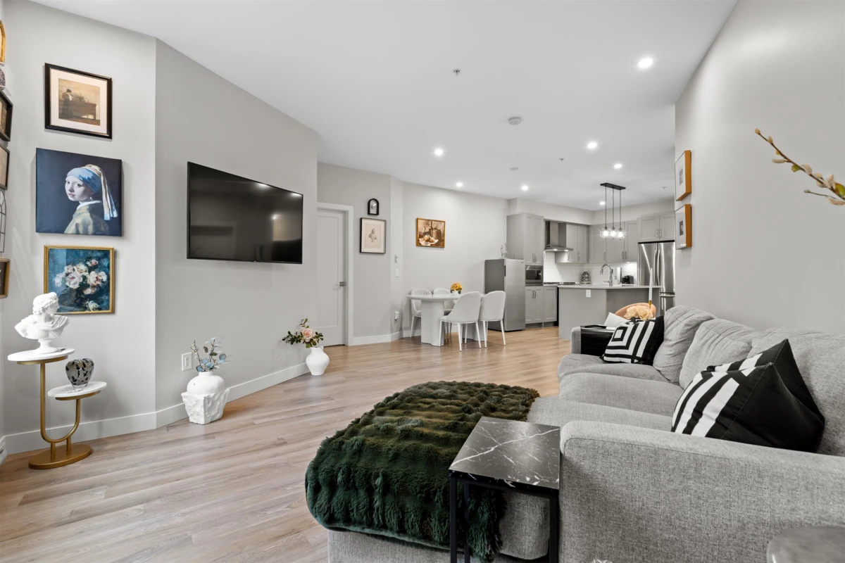 Dining Area Photo of 201 15436 31 Avenue, Surrey, BC