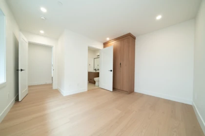 1933 E 4th Avenue, Vancouver, BC, Vancouver — Single Family Residence for sale