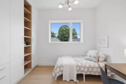 Hallway Photo of 1 2509 Kitchener Street, Vancouver, BC