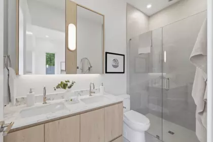 Laundry Room Photo of 1 2509 Kitchener Street, Vancouver, BC