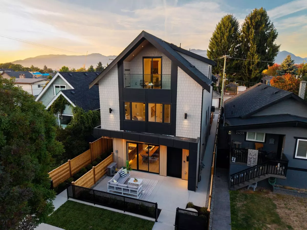 Exterior Rear Photo of 1 2435 Napier Street, Vancouver, BC