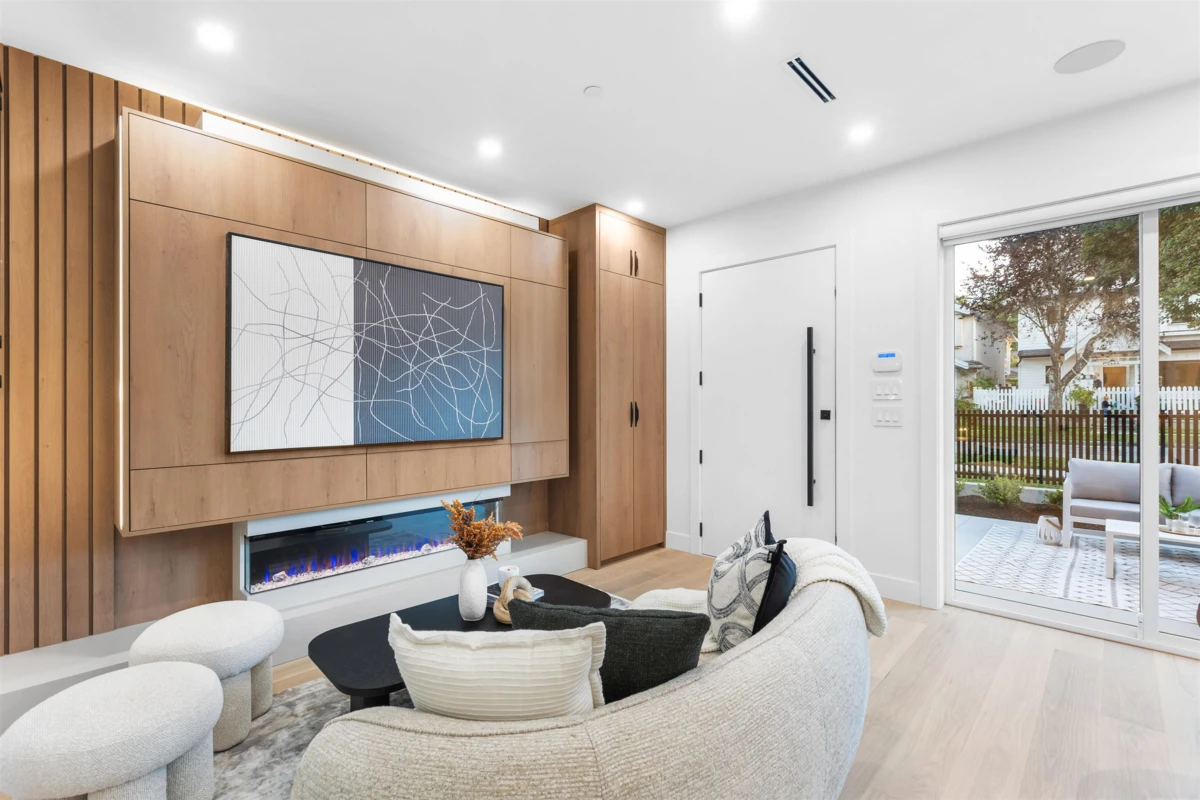 Living Room Photo of 1 2435 Napier Street, Vancouver, BC