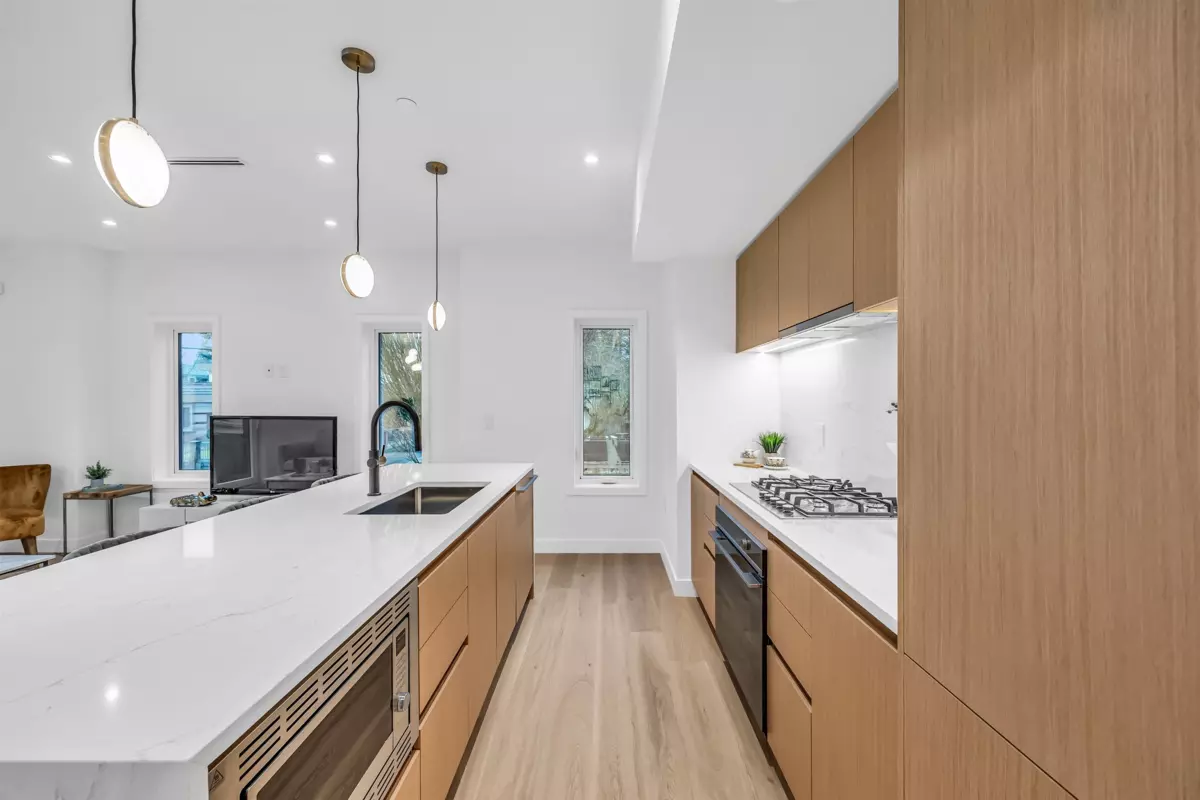 Dining Area Photo of 1012 W 52nd Avenue, Vancouver, BC