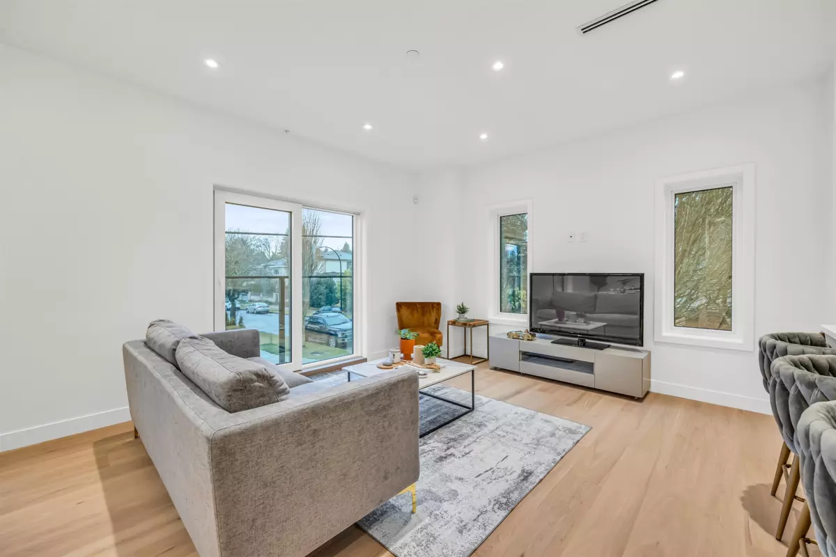 Family Room Photo of 1012 W 52nd Avenue, Vancouver, BC