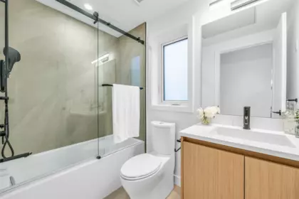 Walk-In Closet Photo of 1012 W 52nd Avenue, Vancouver, BC