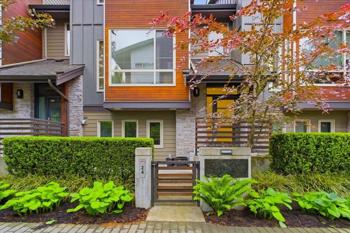 Living Room Photo of 24 897 Premier Street, North Vancouver, BC