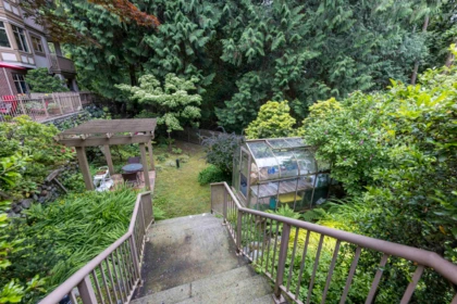Backyard Photo of 412 2059 Chesterfield Avenue, North Vancouver, BC