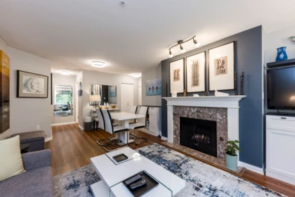 Kitchen Photo of 412 2059 Chesterfield Avenue, North Vancouver, BC