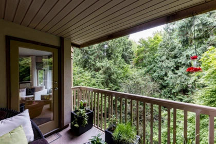 Mudroom Photo of 412 2059 Chesterfield Avenue, North Vancouver, BC