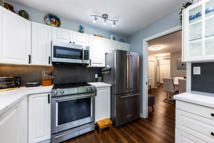 Pantry Photo of 412 2059 Chesterfield Avenue, North Vancouver, BC