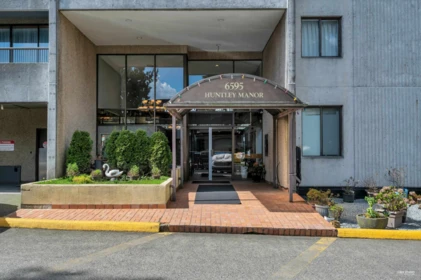 Hot Tub / Spa Photo of 1104 6595 Willingdon Avenue, Burnaby, BC