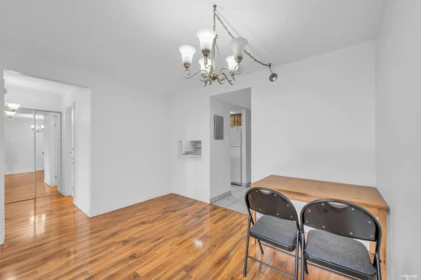 Kitchen Island Photo of 1104 6595 Willingdon Avenue, Burnaby, BC