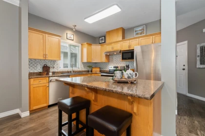 Kitchen Island Photo of 119 46360 Valleyview Road, Chilliwack, BC