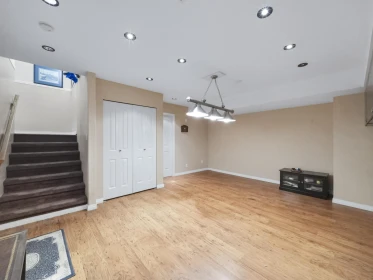 Entry Foyer Photo of 4 22488 116 Avenue, Maple Ridge, BC