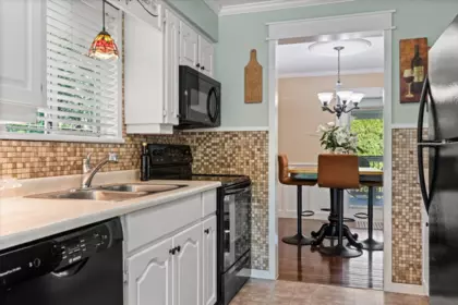 Breakfast Nook Photo of 2052 Primrose Street, Abbotsford, BC