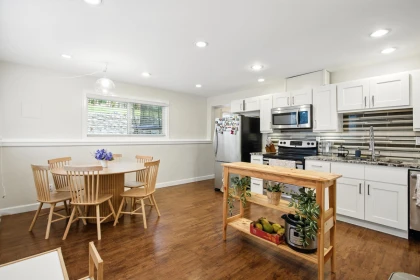 Laundry Room Photo of 4938 Redonda Drive, North Vancouver, BC