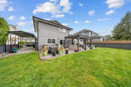 Swimming Pool Photo of 11923 194b Street, Pitt Meadows, BC