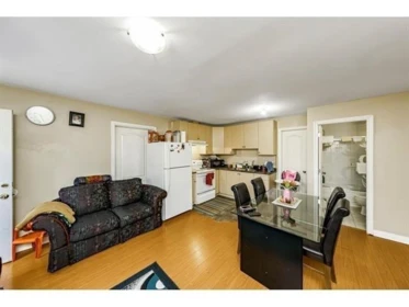 Walk-In Closet Photo of 7833 147a Street, Surrey, BC