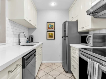 Kitchen Photo of 109 555 W 14th Avenue, Vancouver, BC