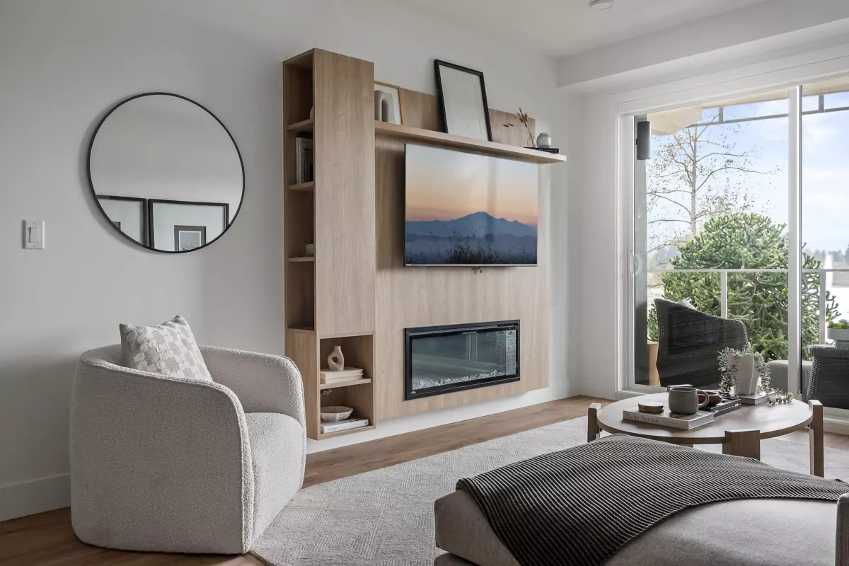 Living Room Photo of 308 33160 Plaxton Crescent, Abbotsford, BC