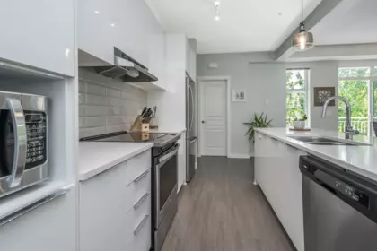 Kitchen Photo of 602 11295 Pazarena Place, Maple Ridge, BC