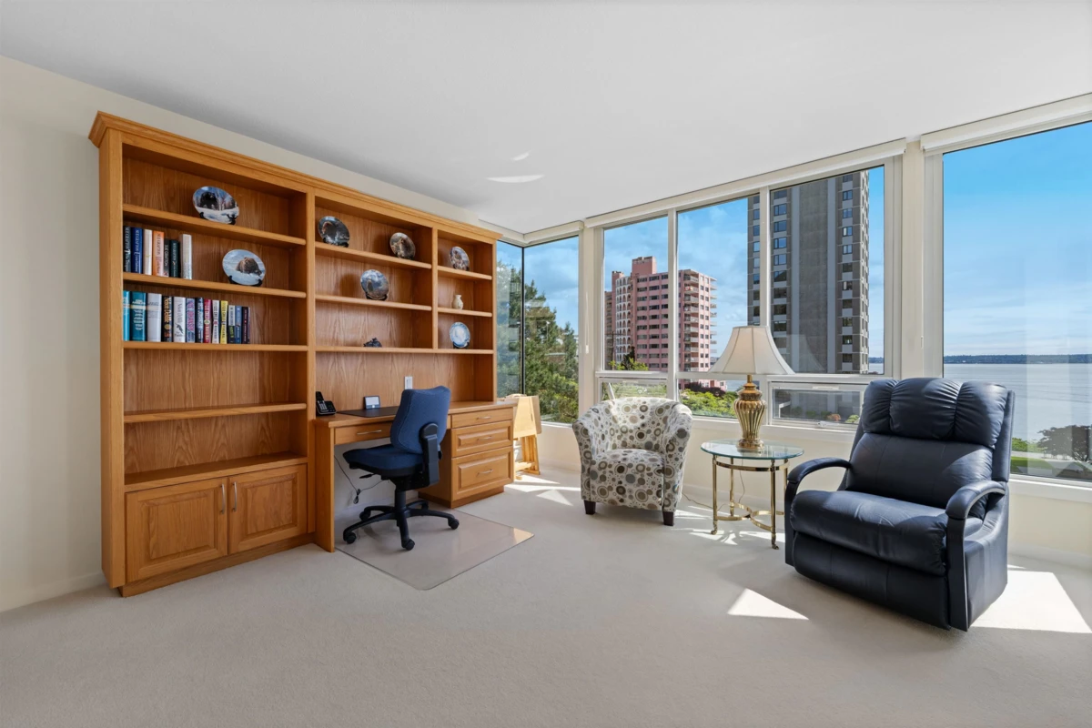 Dining Area Photo of 4 2243 Bellevue Avenue, West Vancouver, BC