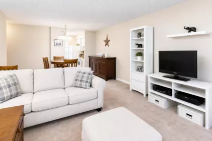 Breakfast Nook Photo of 606 9867 Manchester Drive, Burnaby, BC