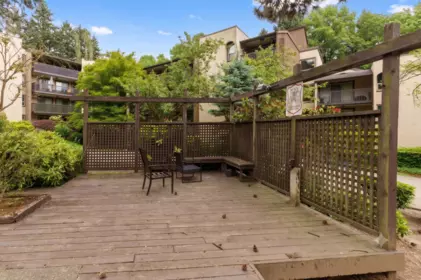 Garden / Landscaping Photo of 606 9867 Manchester Drive, Burnaby, BC