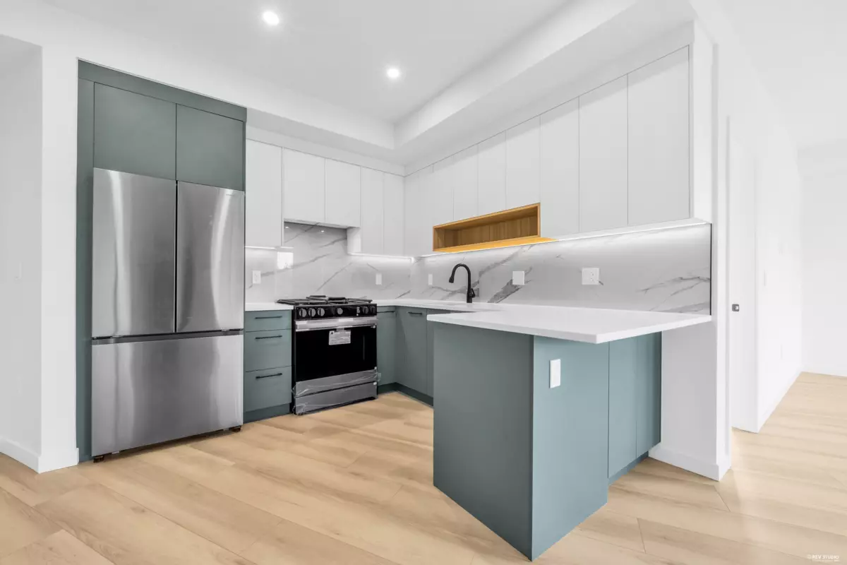 Dining Area Photo of 420 6270 Gooseberry Drive, Surrey, BC
