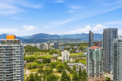 Office / Den Photo of 3303 13325 102a Avenue, Surrey, BC