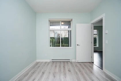 Office / Den Photo of 227 18818 68 Avenue, Surrey, BC
