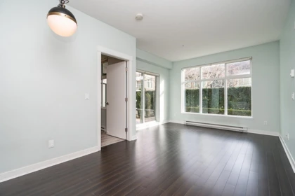 Primary Bathroom Photo of 227 18818 68 Avenue, Surrey, BC