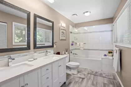 Hallway Photo of 1747 Rufus Drive, North Vancouver, BC