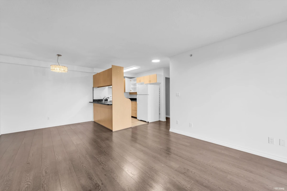 Family Room Photo of 1106 6611 Cooney Road, Richmond, BC